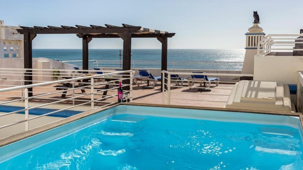 Refurbished Beachfront House, Pool, Ac, Wifi, Albufeira, Sea View Ferienhaus Albufeira