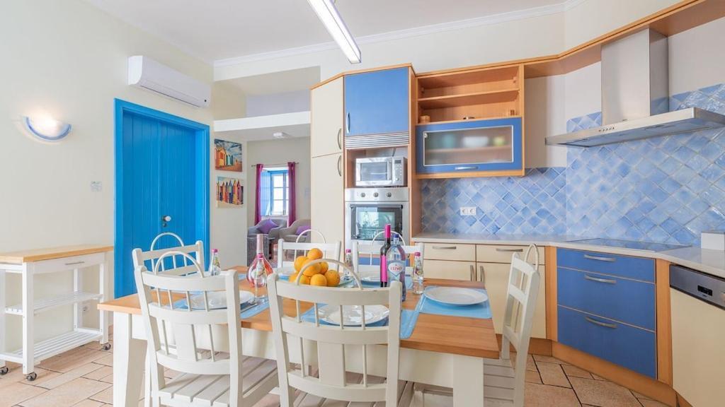 Holiday home Refurbished Beachfront House, Pool, Ac, Wifi, Albufeira, Sea View Albufeira
