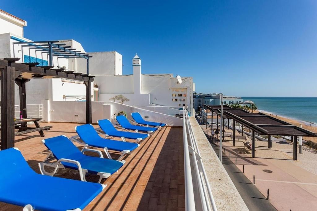 Vakantiehuis Refurbished Beachfront House, Pool, Ac, Wifi, Albufeira, Sea View Albufeira