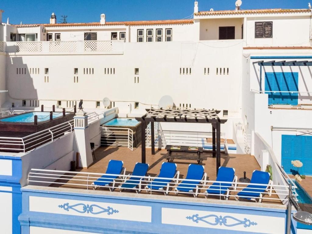Refurbished Beachfront House, Pool, Ac, Wifi, Albufeira, Sea View Vakantiehuis